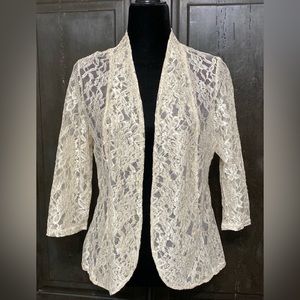 Cato cream lace jacket w/ qtr sleeves Size medium